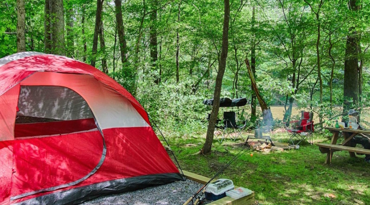 https://campinginthesmokymountains.com/wp-content/uploads/2015/09/Tent-pitched-at-our-Smoky-Mountain-campground-360x200@2x.jpg