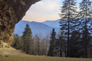 alum cave trail in the smoky mountains